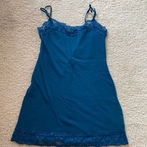 Turquoise lace camisole, Size M, brand Zenana Outfitters. Great condition!